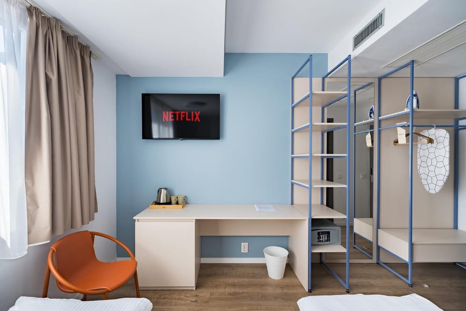 TV and multimedia, flat iron, safe