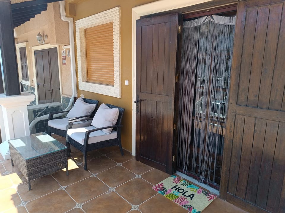 Facade/entrance, Balcony/Terrace, Seating area