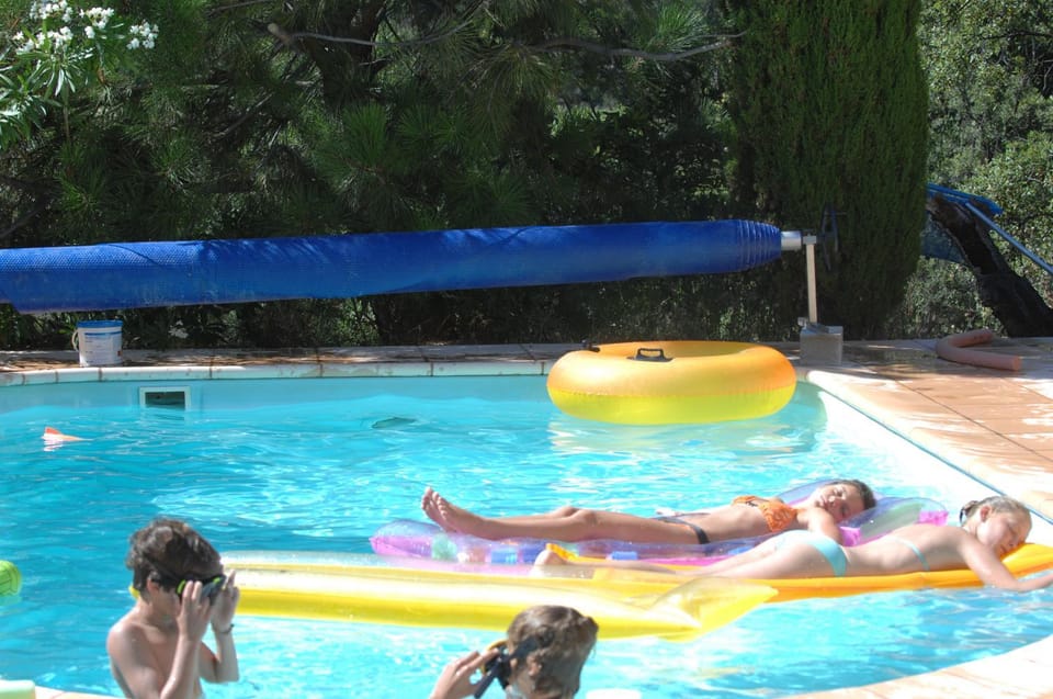 Swimming pool, Swimming pool