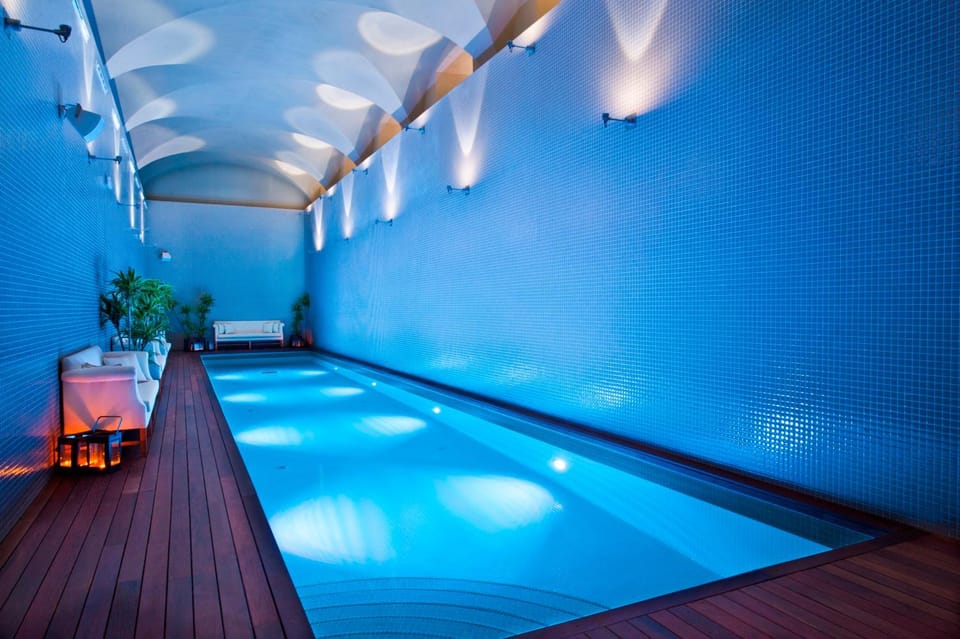 Swimming pool, Swimming pool