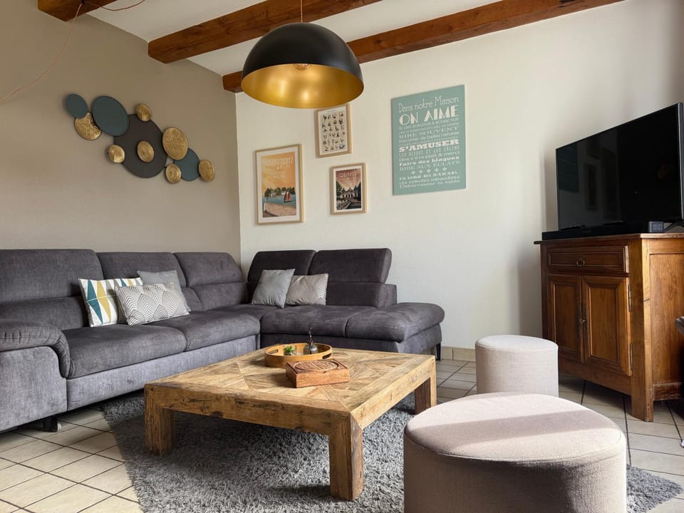 Communal lounge/ TV room