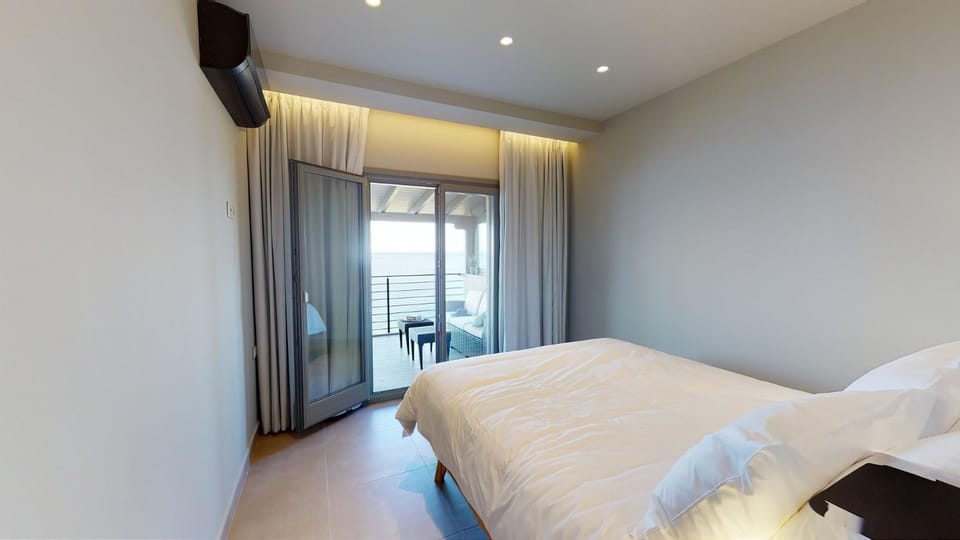 Bed, Bedroom, Sea view