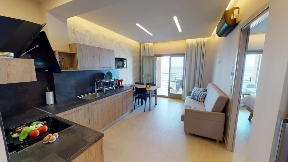 Kitchen or kitchenette, Living room, Dining area