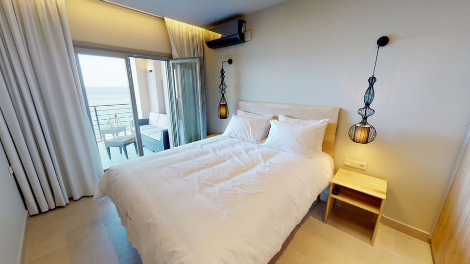 Bed, Bedroom, Sea view