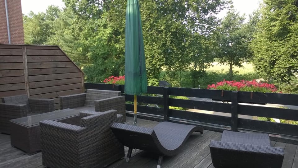 View (from property/room), Balcony/Terrace
