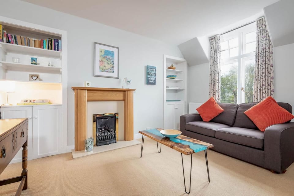 Communal lounge/ TV room, Living room