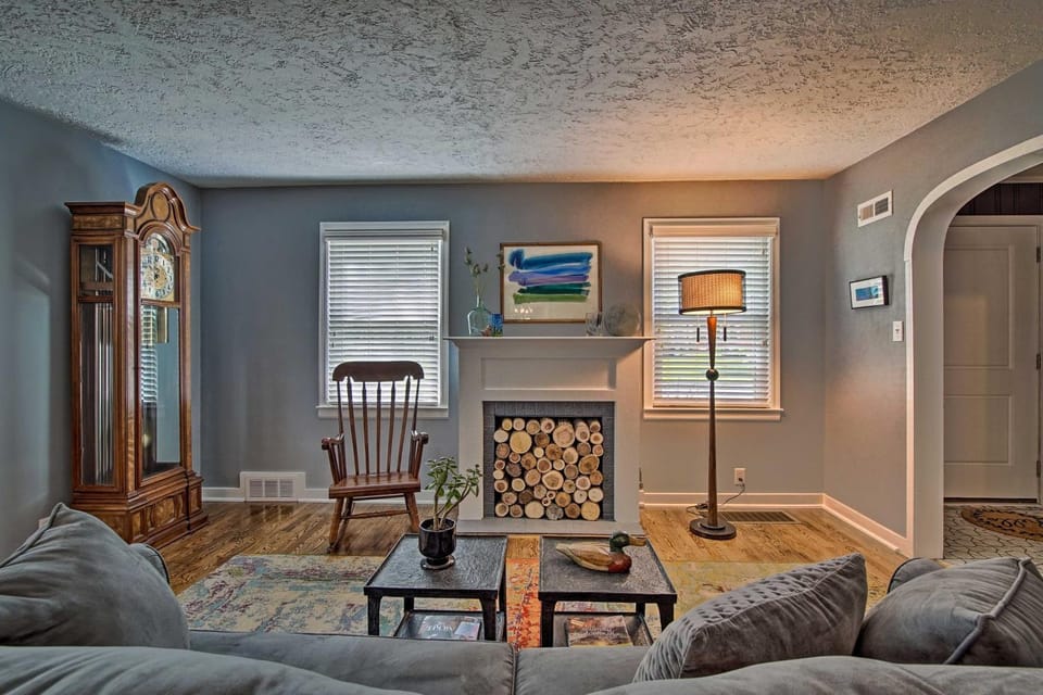 Cute Emporia House - Mins to Downtown & ESU! House in Emporia