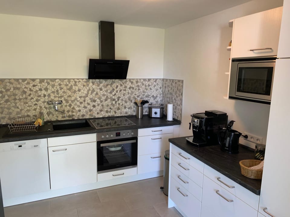 Coffee/tea facilities, kitchen
