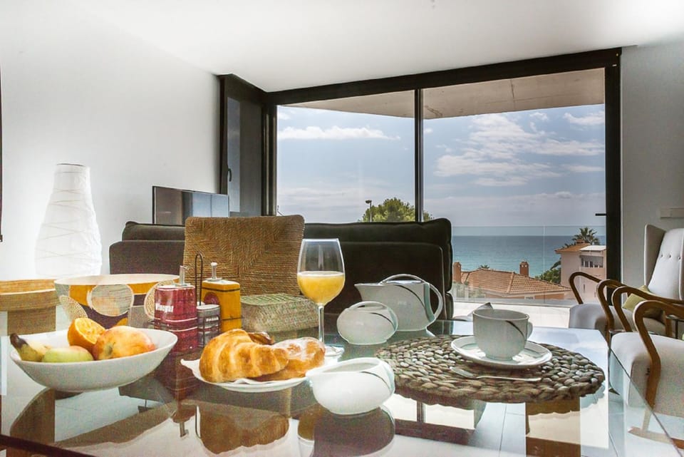 Modern sea front Sunny Beach Apartment in Alicante