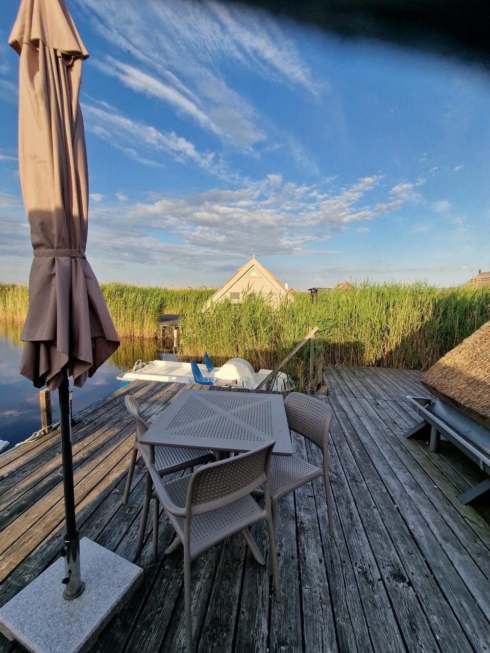 Seehütte Pfahlbau-Neusiedlersee - Waterfront 1 Chalet in Hungary