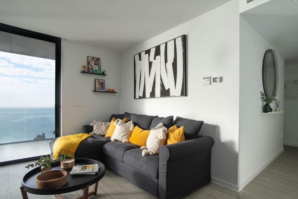 Modern sea front East Wind Apartment in Alicante