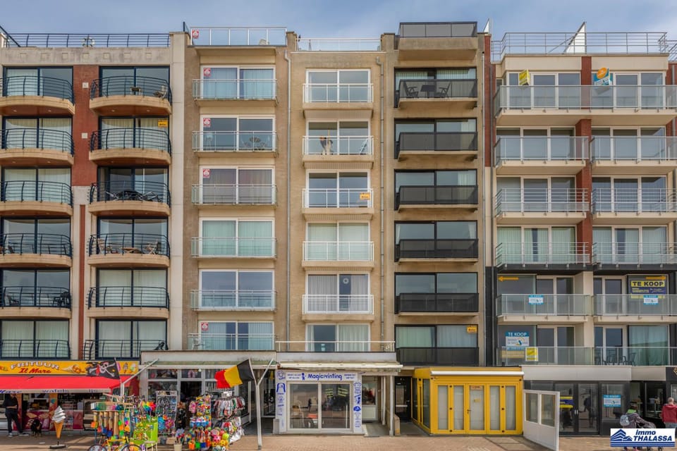 Property building, Facade/entrance