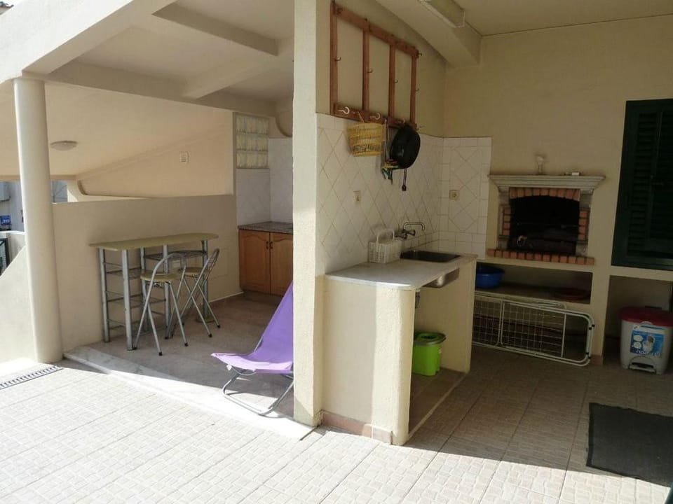 BBQ facilities, Balcony/Terrace, Kitchen or kitchenette, Dining area, Family