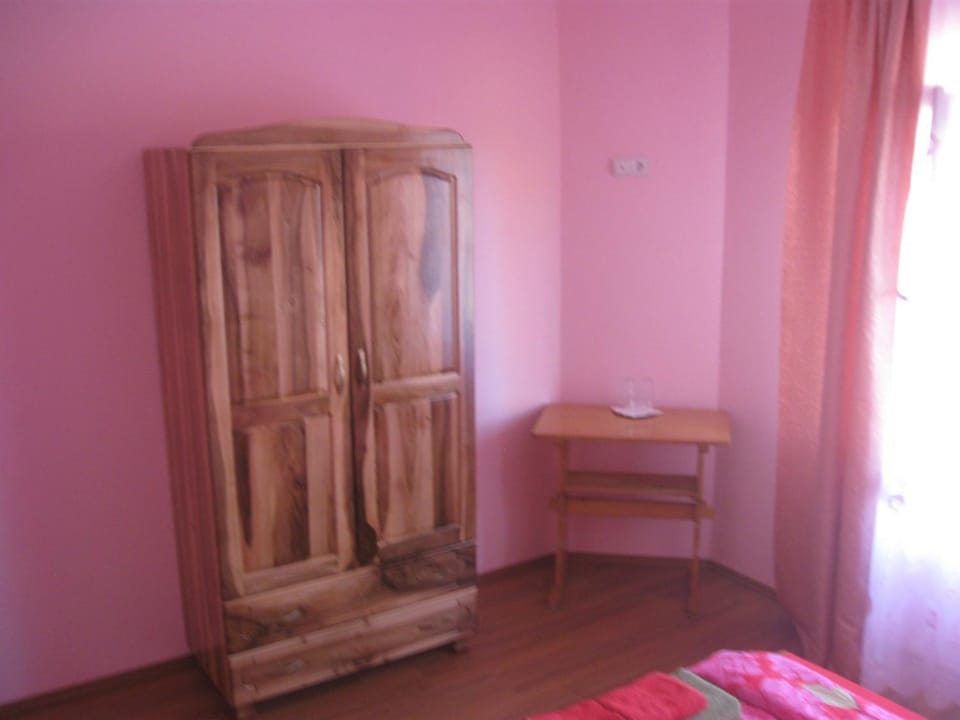 Bed, TV and multimedia, Photo of the whole room