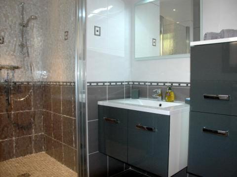 Shower, Bathroom