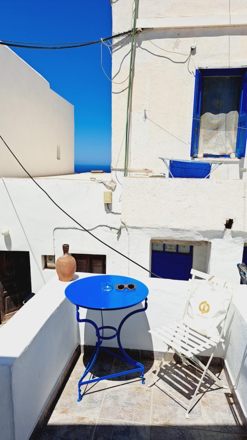 Margarita's Rooms Apartment in Folegandros Municipality