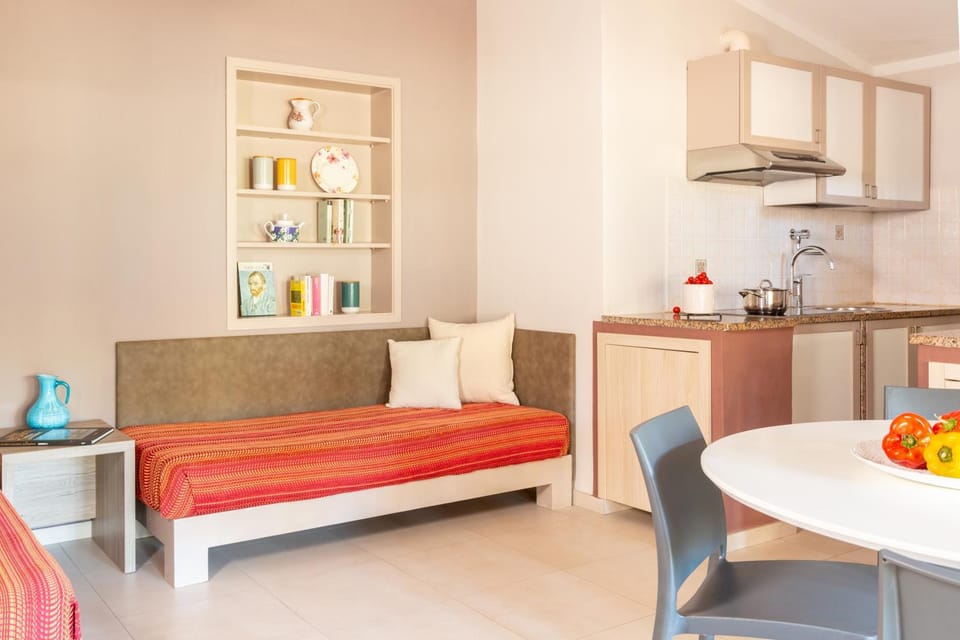 Kitchen or kitchenette, Living room