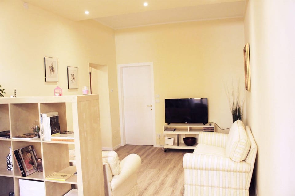 Living room, Seating area, hair dresser