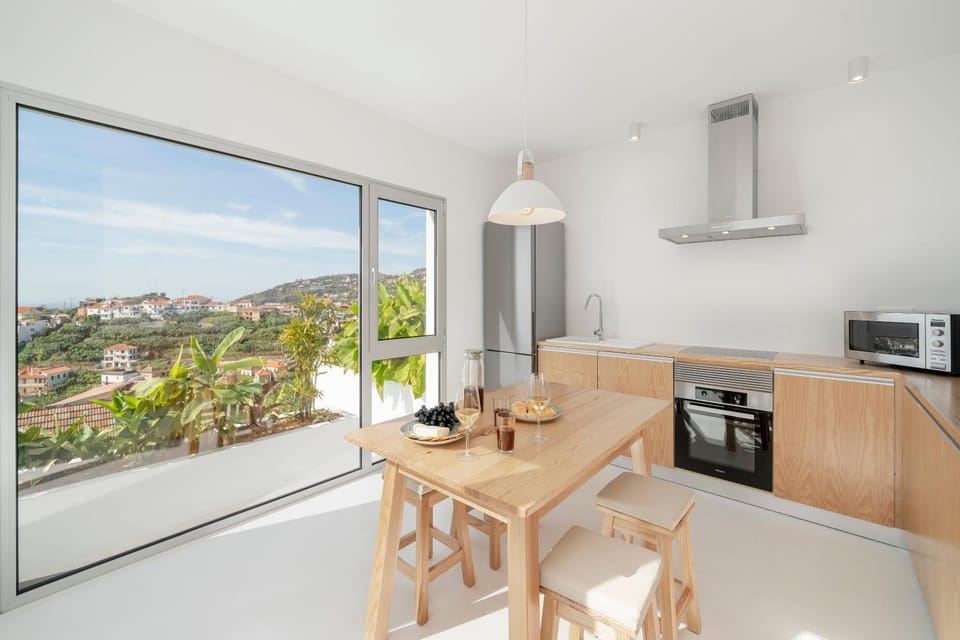 View (from property/room), Kitchen or kitchenette, Garden view, Landmark view