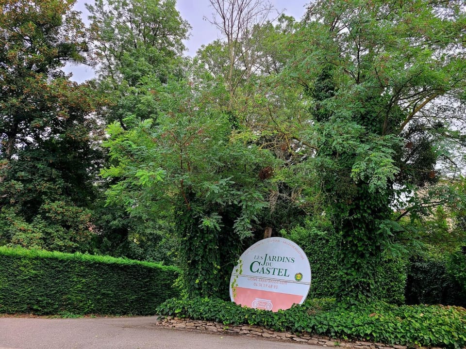 Les Jardins du castel gites Annick et Jean paul House in Auvergne-Rhône-Alpes