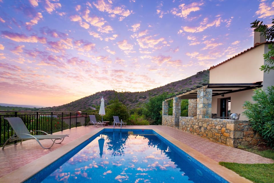 Property building, Patio, Natural landscape, Garden, Mountain view, Pool view, Swimming pool, Swimming pool, Sunset