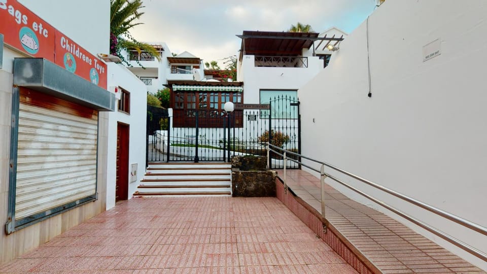 Facade/entrance, Lobby or reception