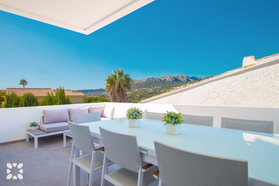 Patio, Day, Natural landscape, View (from property/room), Balcony/Terrace, Living room, Seating area, Dining area, Mountain view