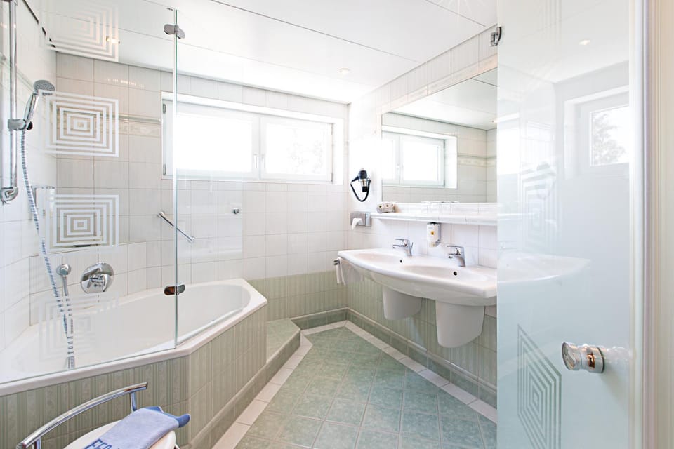 Toilet, Bathroom, Bath
