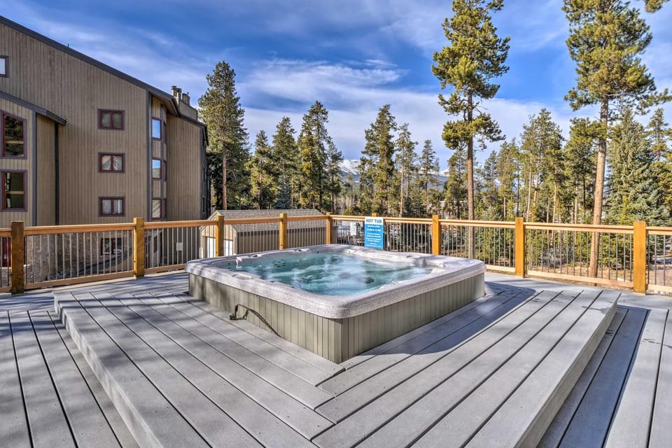 Walk to Main St & Chairlift: Breckenridge Condo! House in Breckenridge