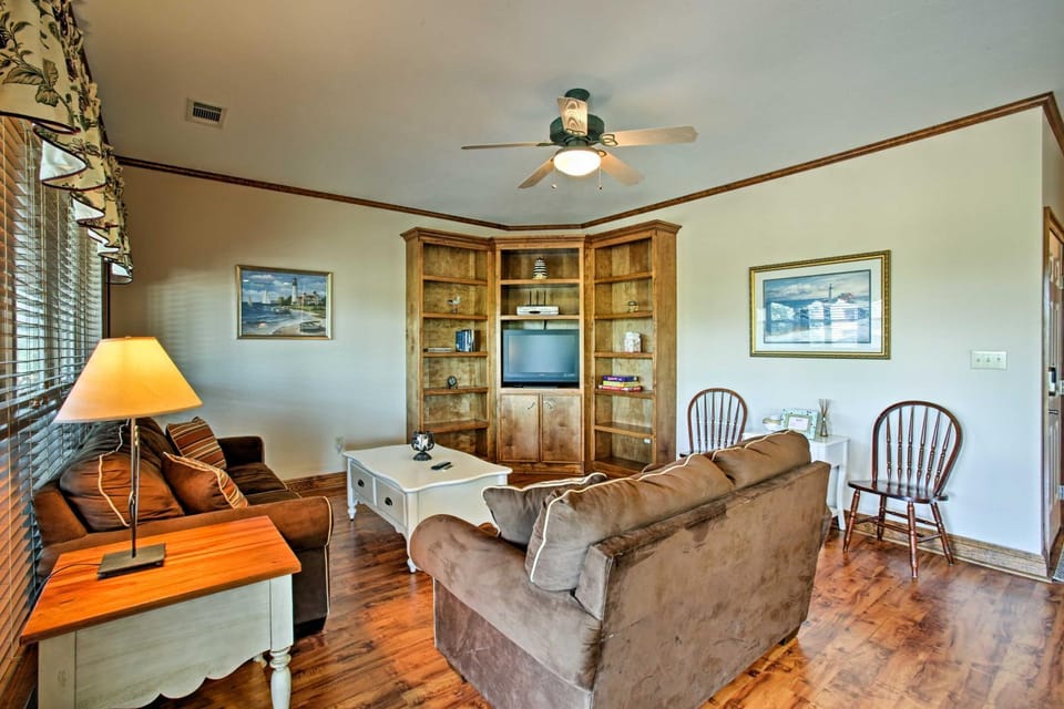 Private Dock w/ Lift: Waterfront New Orleans Home! House in Ninth Ward