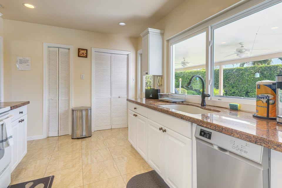 Riviera Beach Vacation Home w/ Pool: Walk to Beach House in Riviera Beach