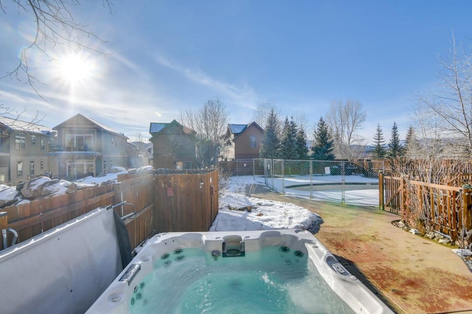 Ski Granby Ranch! Riverfront Cabin Retreat Cabin in Granby