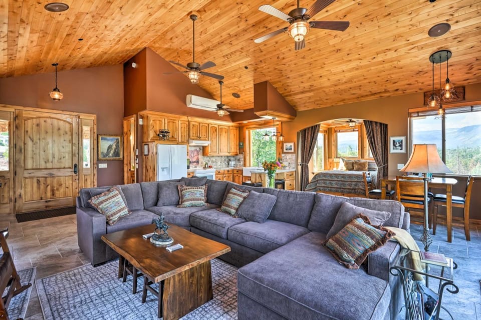 28 Mi to Yosemite: Lovely Mtn Cottage w/ Deck! Apartment in North Fork