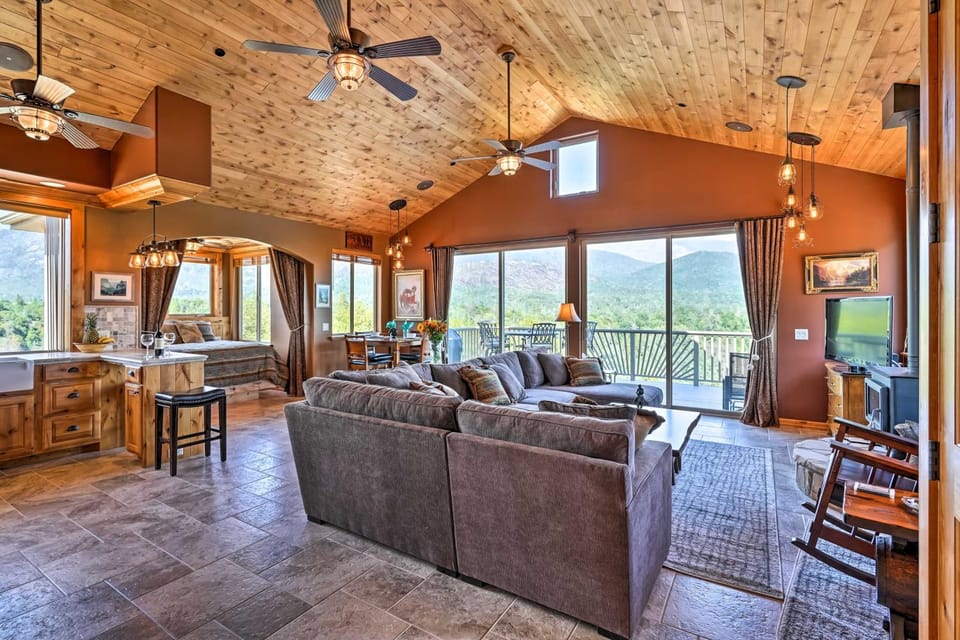 28 Mi to Yosemite: Lovely Mtn Cottage w/ Deck! Apartment in North Fork