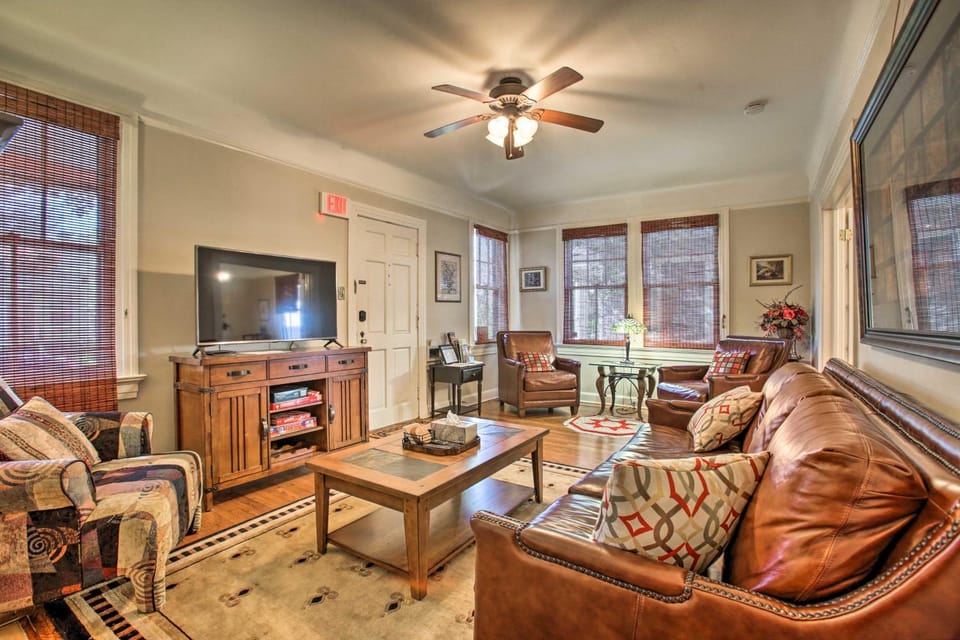 Soul & Style! Duplex Near French Quarter w/ Porch House in New Orleans