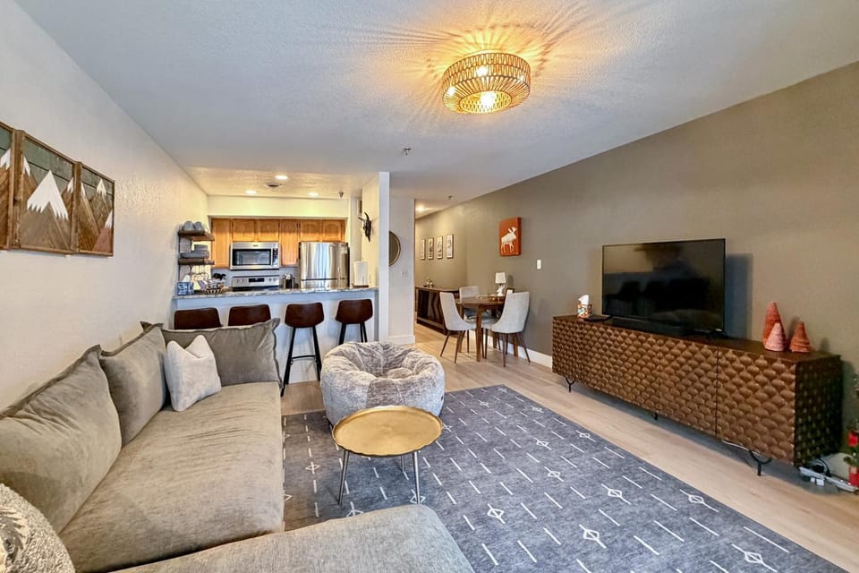 Walk to Main St: Frisco Condo w/ Community Pool! House in Frisco
