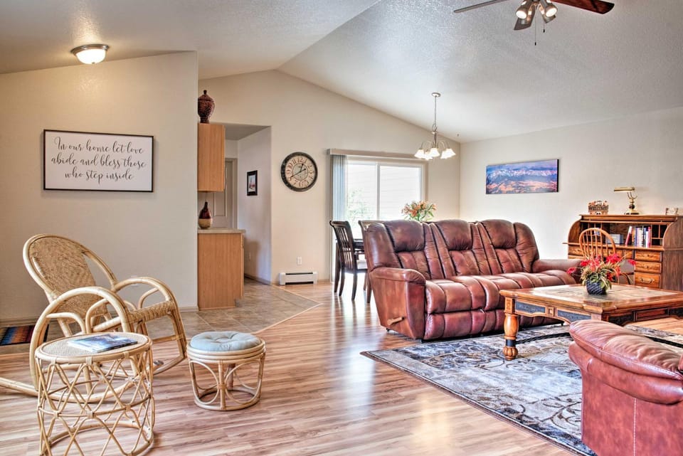 Montrose Townhome 13 Mi to Black Canyon Nat’l Park House in Montrose