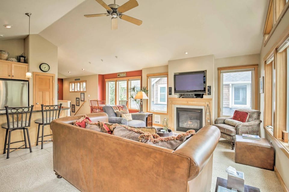 Spacious Family Townhome Walk to Beach and Downtown House in Manzanita