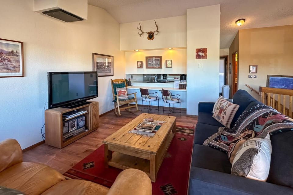 Cozy Pagosa Condo: Stunning Mountain & Lake Views! House in Colorado