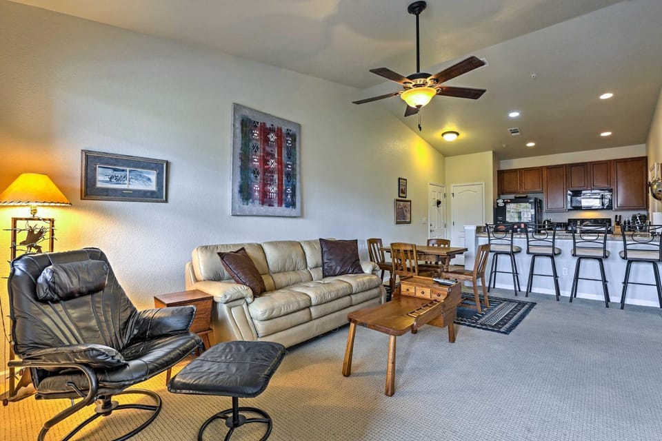 18 Mi to Winter Park: Granby Condo w/ Covered Deck House in Granby