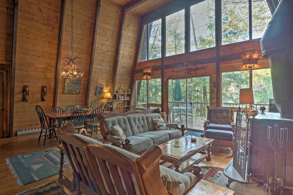 Lakefront Berkshires Retreat w/ Deck, Dock & Boat! House in Great Barrington