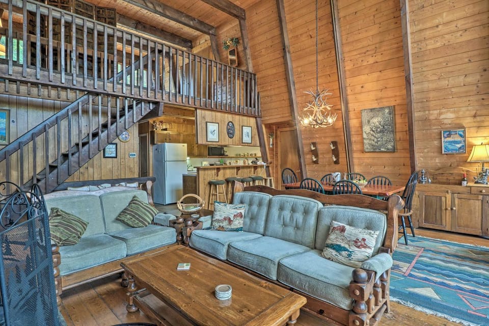 Lakefront Berkshires Retreat w/ Deck, Dock & Boat! House in Great Barrington