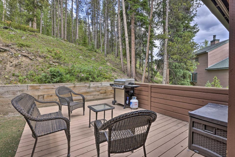 Walk to Lift: Townhome w/ Shuttle in Breckenridge! House in Breckenridge