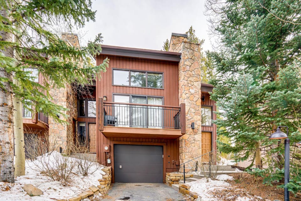 Walk to Lift: Townhome w/ Shuttle in Breckenridge! House in Breckenridge