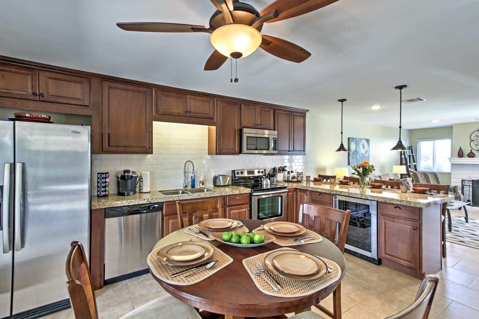 Private Home w/ Fire Pit & Patio by Old Town House in La Quinta