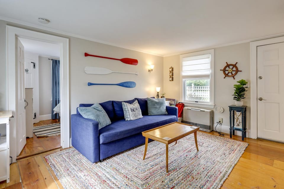1 Mi to Ferry: 'Sea Street Cottage' in Hyannis House in Hyannis