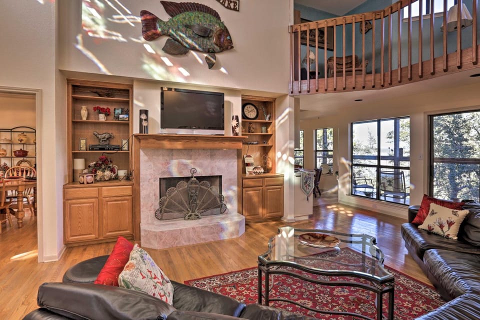 Secluded Home - Canyon Lake View Near Boat Launch! House in Canyon Lake