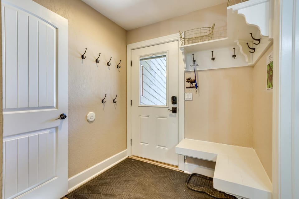 1 Mi to Main St: Breckenridge Retreat w/ Hot Tub! House in Breckenridge