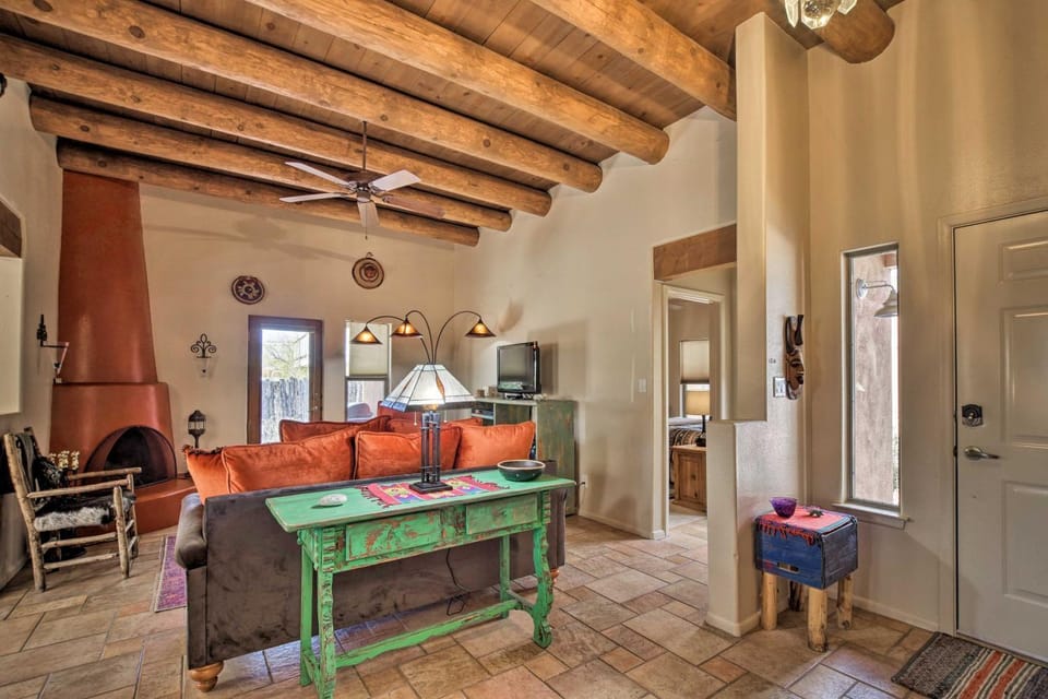 1 Mi to Santa Fe Plaza: Quiet Home w/ Patio House in Santa Fe