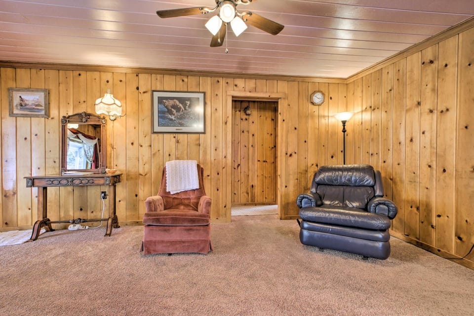 Cozy Home w/ Hot Tub: Half Mi to Salmon River! House in Salmon